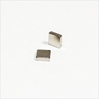5x5x1,5mm - N45 NdFeB Quader Magnet - NiCuNi 5x5x1,5mm - N45 NdFeB Quader Magnet - NiCuNi